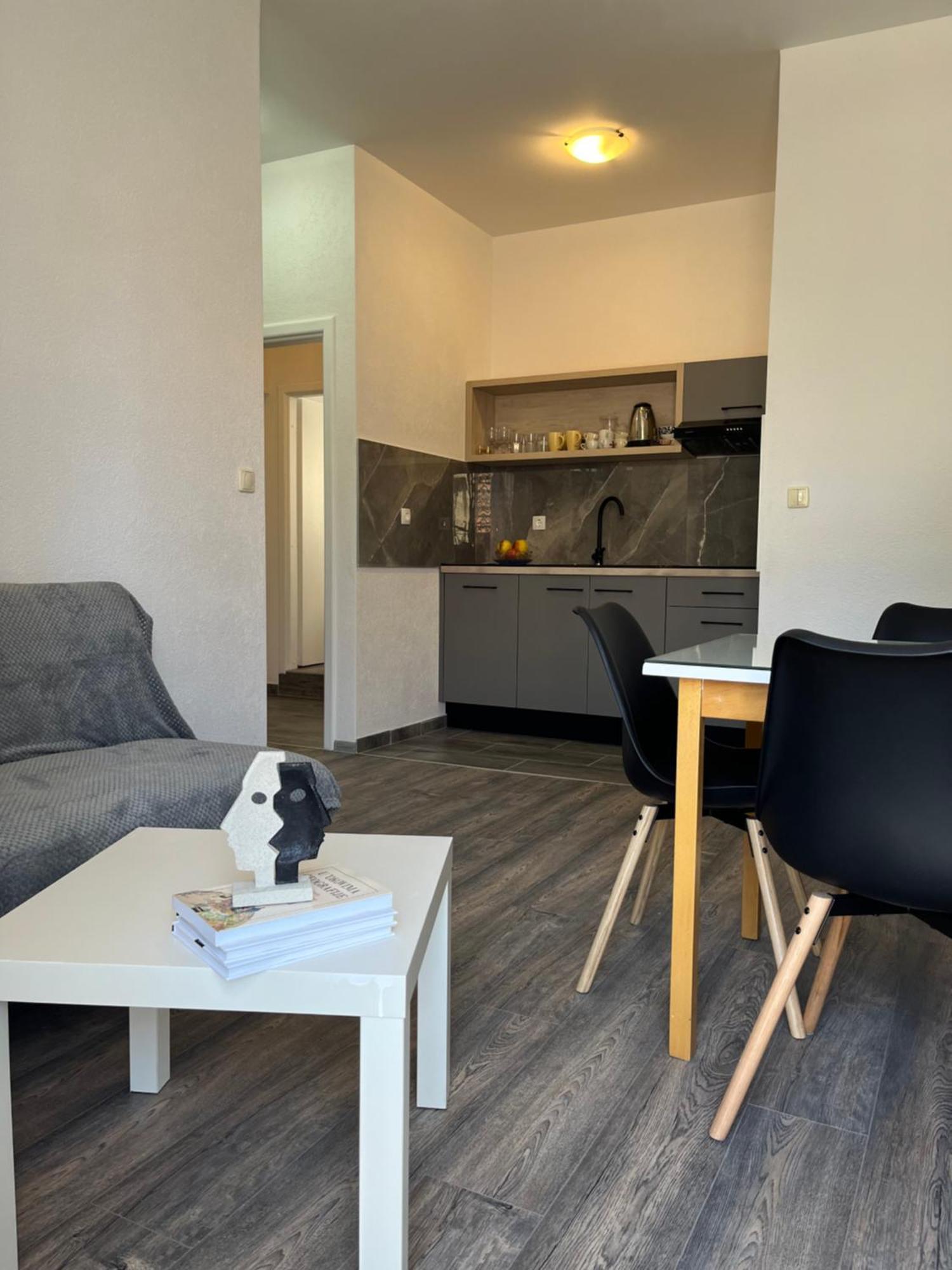 Apartment Makarska M&I, Free Private Parking エクステリア 写真
