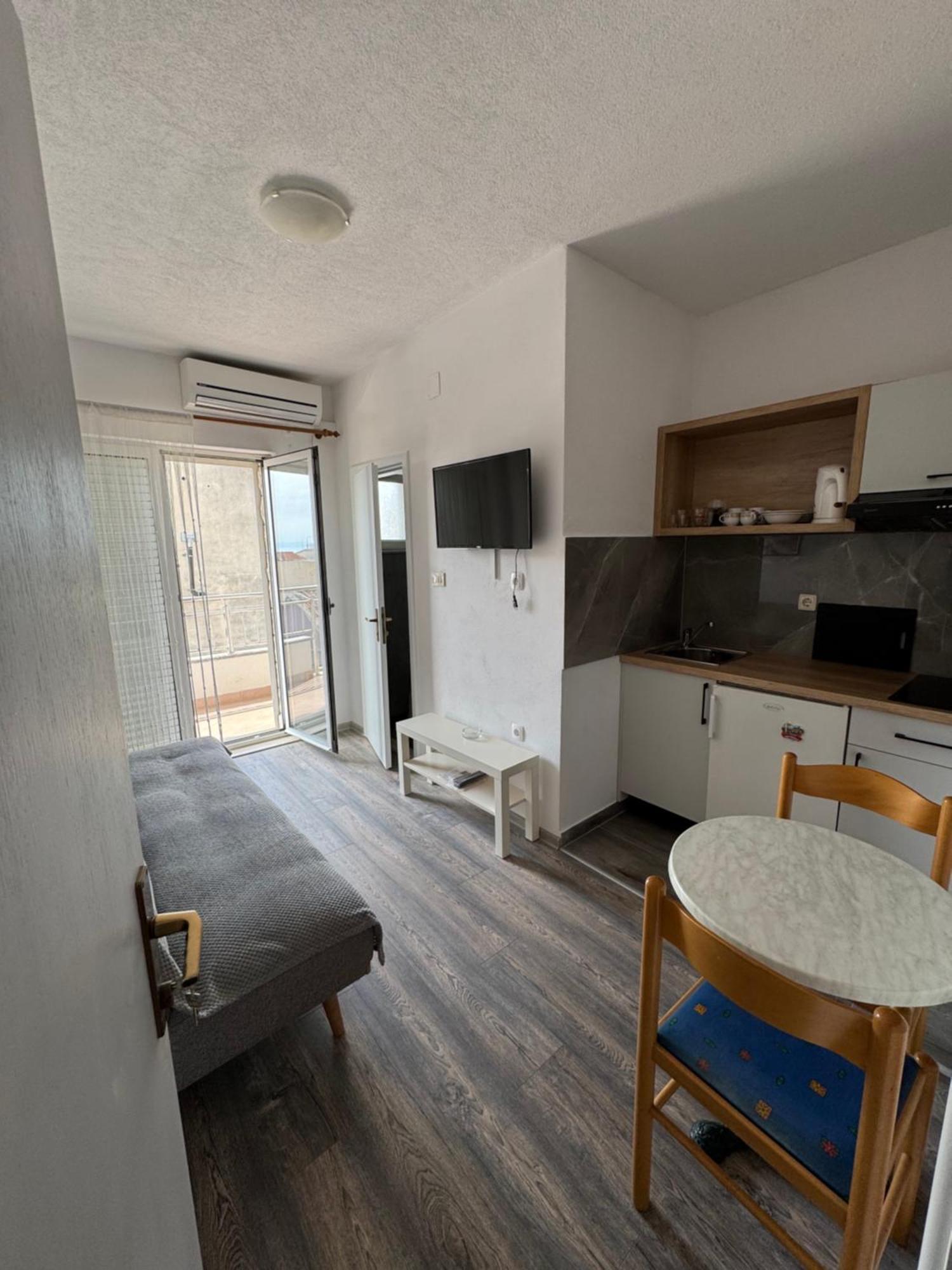 Apartment Makarska M&I, Free Private Parking エクステリア 写真